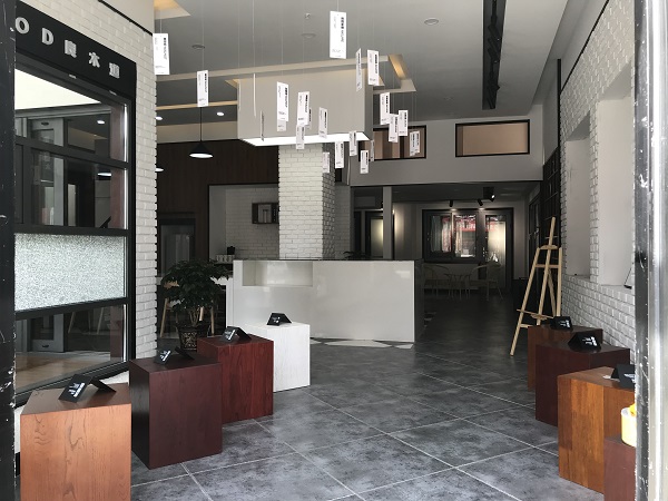 春陽門窗公司環(huán)境 春陽門窗公司環(huán)境