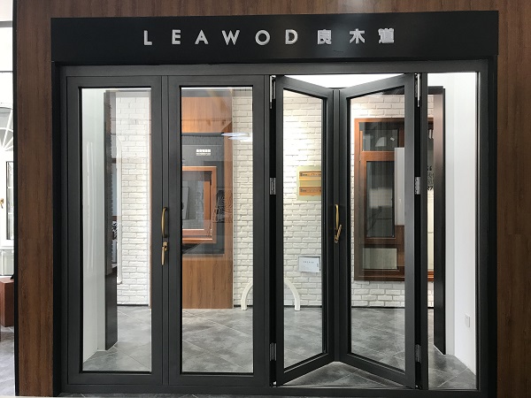 無(wú)縫焊接門窗